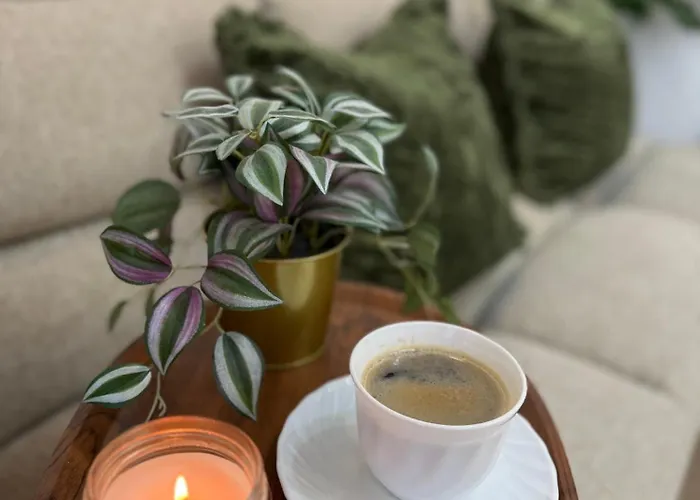 Cozy Place Across Mitsukoshi Mall * Manila