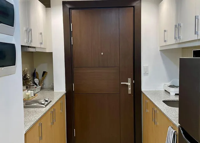 Cozy Place Across Mitsukoshi Mall Apartment